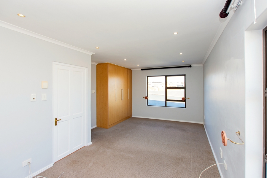 7 Bedroom Property for Sale in Myburgh Park Western Cape